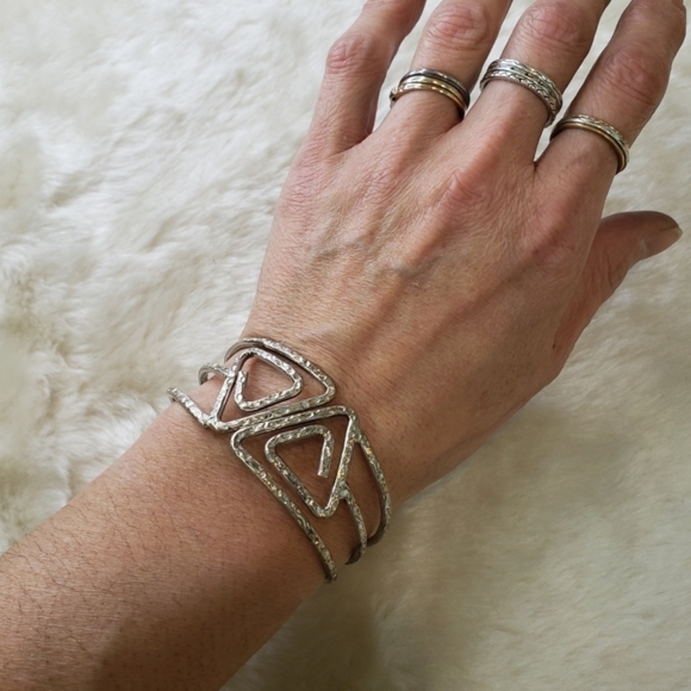 VINTAGE Geometric Triangle Textured Clamper Hinged Bracelet Silver Tone